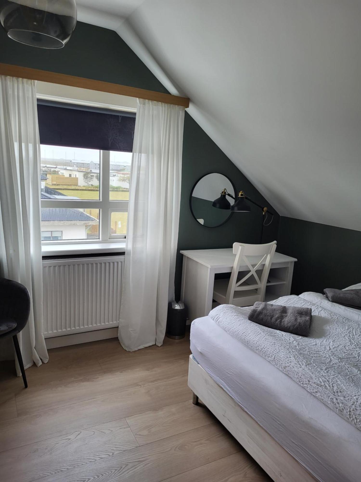Grindavik Guesthouse Self Check In & Out Pokoj fotografie